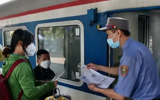 Từ hôm nay (17/2), giảm giá vé tàu cho khách đi tuyến Bắc - Nam