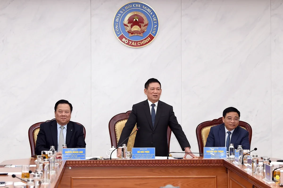 Bộ Tài chính tiếp nhận quản lý 18 tập đoàn, tổng công ty