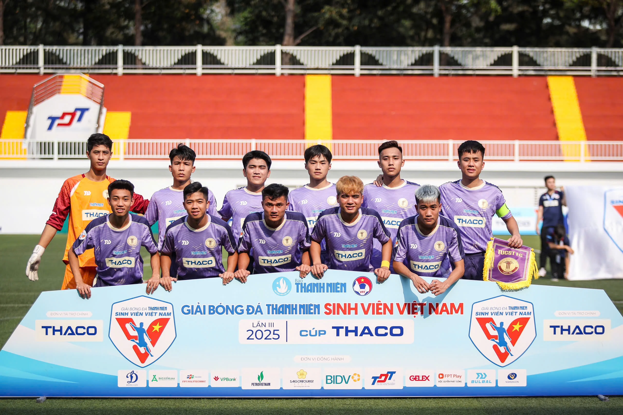 Trường ĐH Văn hóa, Thể thao, Du lịch Thanh Hóa rộng cửa vào tứ kết giải bóng đá sinh viên