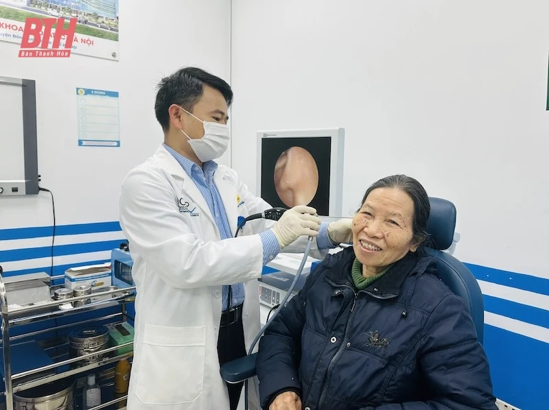 Hệ thống y tế MEDLATEC khám sức khỏe miễn phí cho cựu thanh niên xung phong