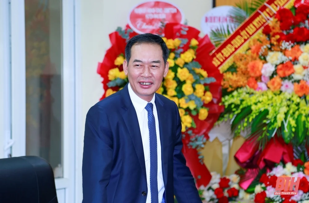 Phó Bí thư Tỉnh ủy Trịnh Tuấn Sinh chúc mừng Tỉnh đoàn Thanh Hóa