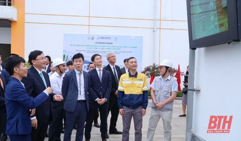 Khánh thành Dự án điện mặt trời mái nhà, hướng tới tương lai xanh