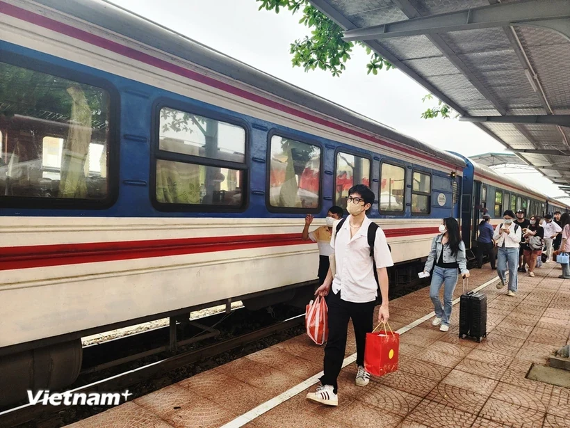 Ngành Đường sắt mở bán vé tàu hỏa hàng loạt tuyến trong dịp Hè