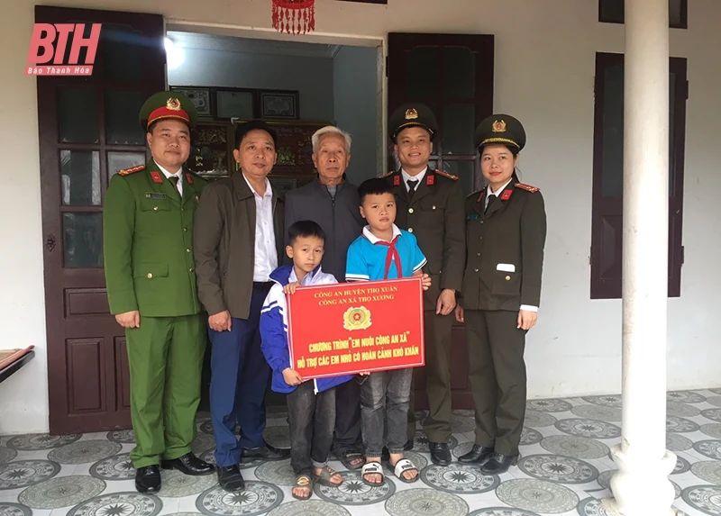 Trưởng công an xã nhiệt huyết, giàu lòng nhân ái