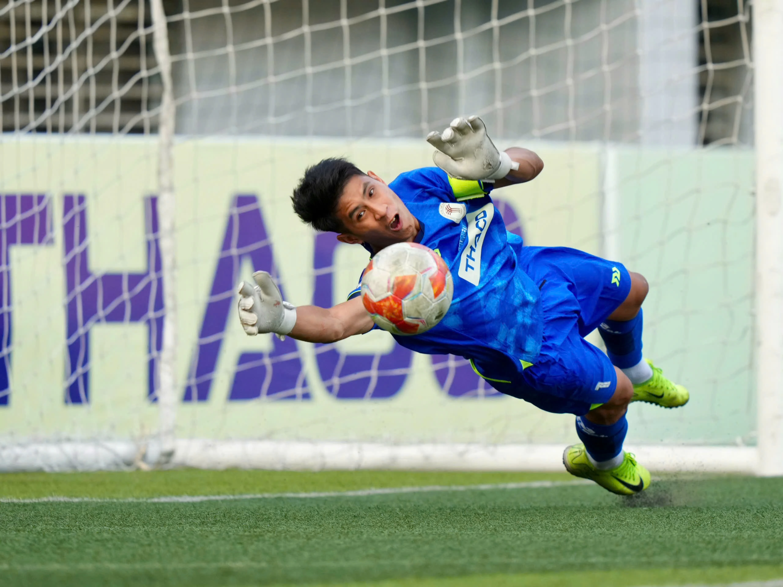 Đội bóng xứ Thanh vào chung kết giải sinh viên quốc tế nhờ công “người hùng” quen thuộc