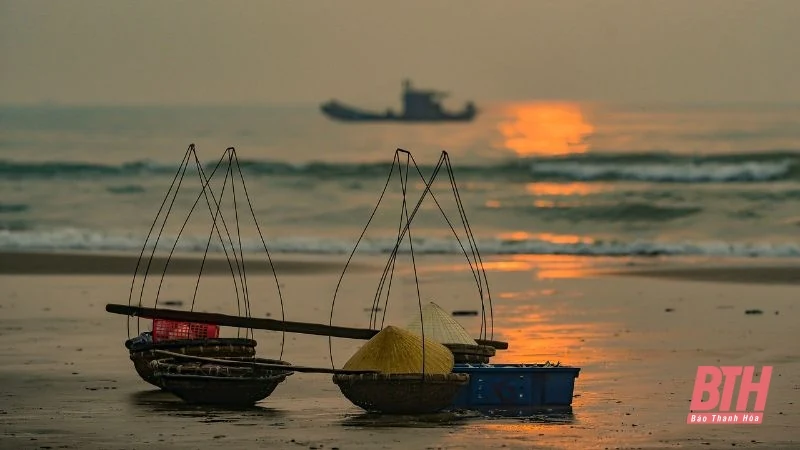 Vượt sóng vươn khơi, giữ hồn biển cả