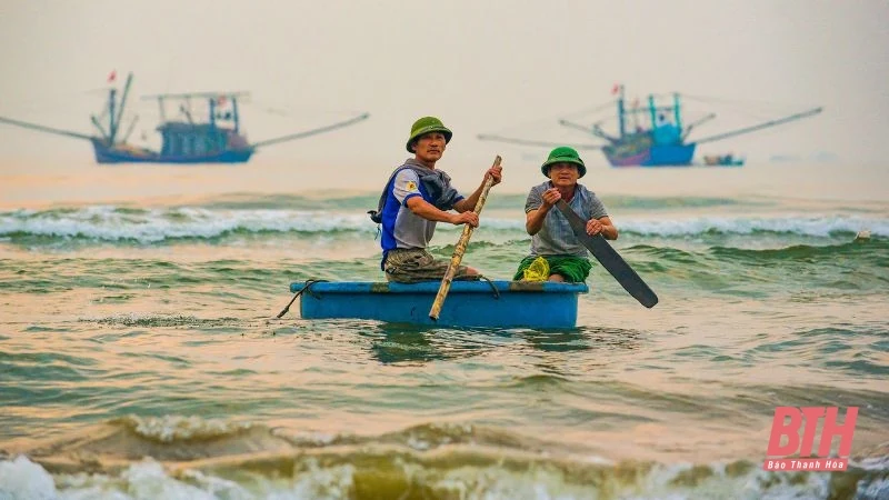 Vượt sóng vươn khơi, giữ hồn biển cả