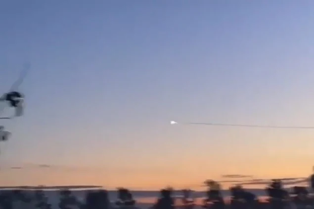 Máy bay Su-34 của Nga bay cực thấp ném bom táo bạo ở Ukraine