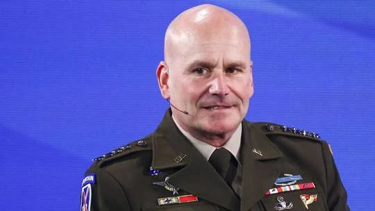 Tổng tư lệnh NATO: Quân đội Nga đang mạnh lên