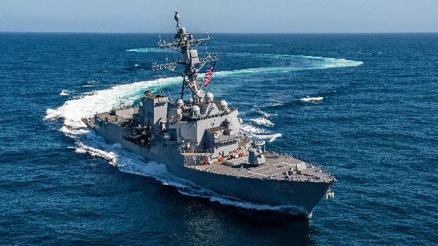 Iran đe dọa căn cứ quân sự Mỹ bằng tên lửa và máy bay không người lái