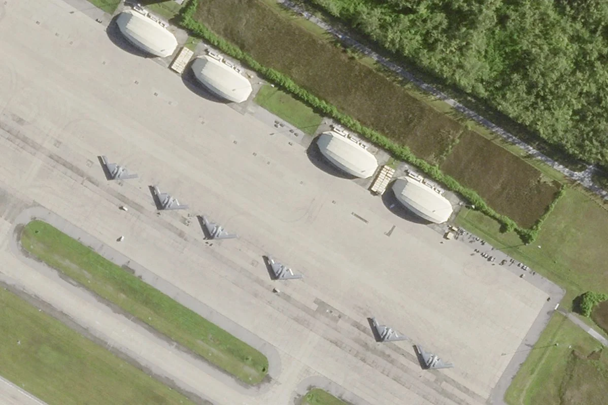 Iran đe dọa căn cứ quân sự Mỹ bằng tên lửa và máy bay không người lái