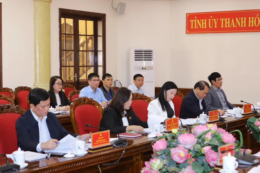 Kiên quyết không để lọt vào cấp ủy khóa mới cán bộ suy thoái, tham nhũng, lãng phí, tiêu cực