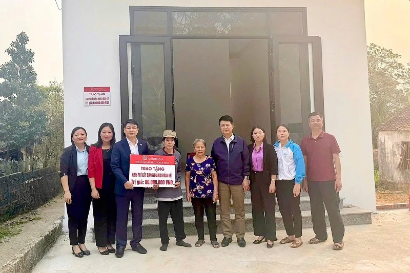 Agribank Bắc Thanh Hóa trao nhà đại đoàn kết tại huyện Thạch Thành