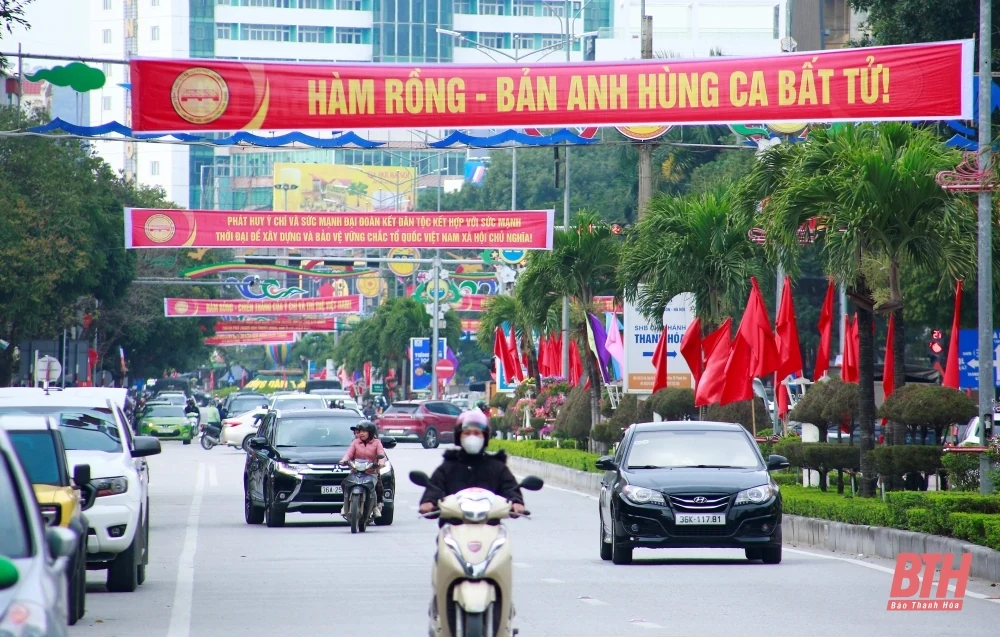 Thành phố Thanh Hóa rực rỡ cờ hoa chào mừng kỷ niệm 60 năm Hàm Rồng chiến thắng