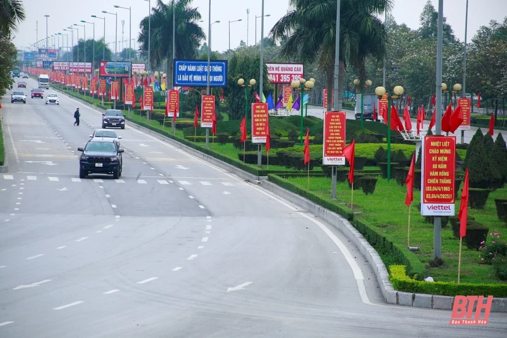 Thành phố Thanh Hóa rực rỡ cờ hoa chào mừng kỷ niệm 60 năm Hàm Rồng chiến thắng