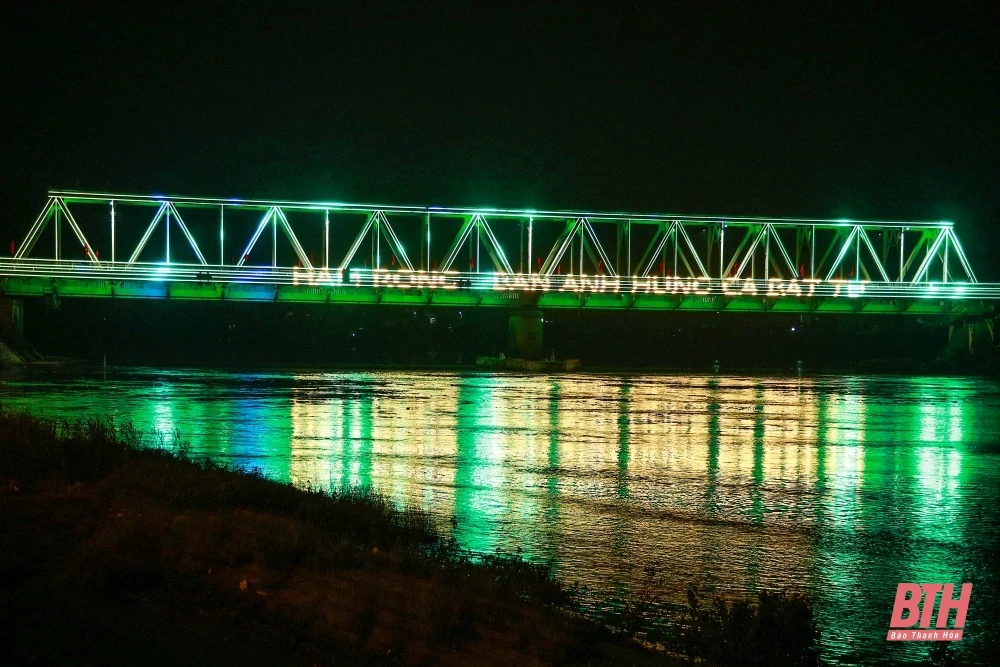 Lung linh cầu Hàm Rồng