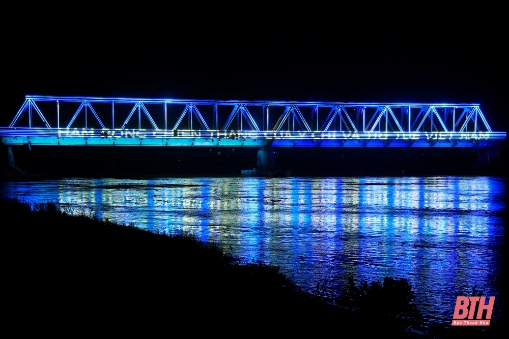 Lung linh cầu Hàm Rồng