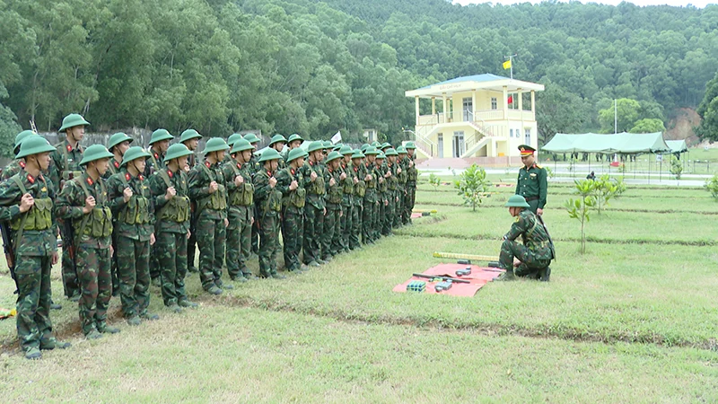 Trưởng thành từ “trường học lớn”