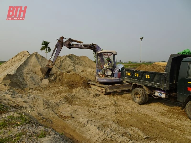 Người dân, doanh nghiệp gặp khó do giá cát tăng