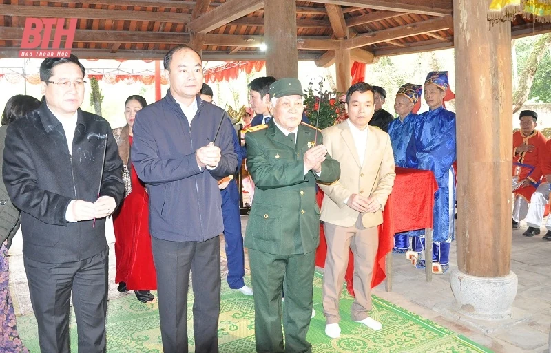 Lễ hội đền Đức Thánh Cả làng Đông Sơn