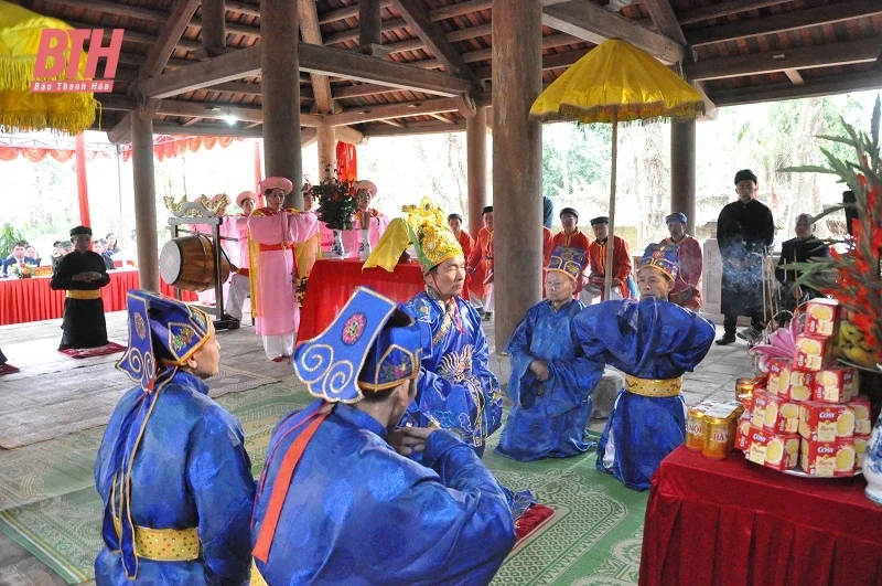 Lễ hội đền Đức Thánh Cả làng Đông Sơn