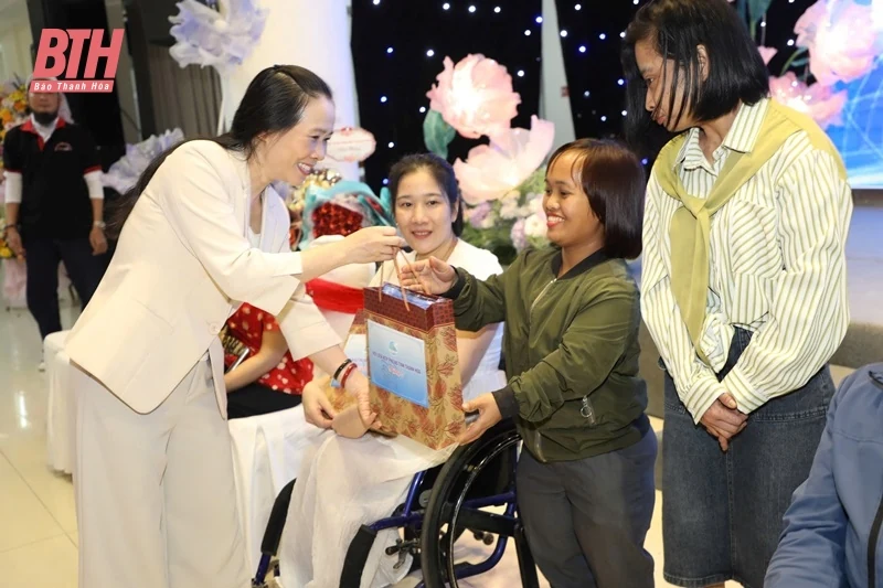 Giao lưu “Chúng tôi là những vì sao sáng”