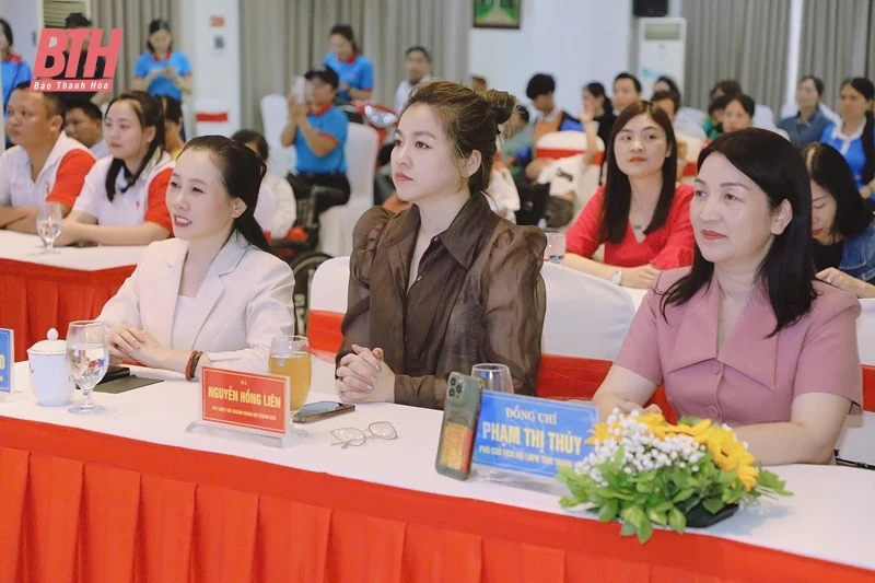 Giao lưu “Chúng tôi là những vì sao sáng”