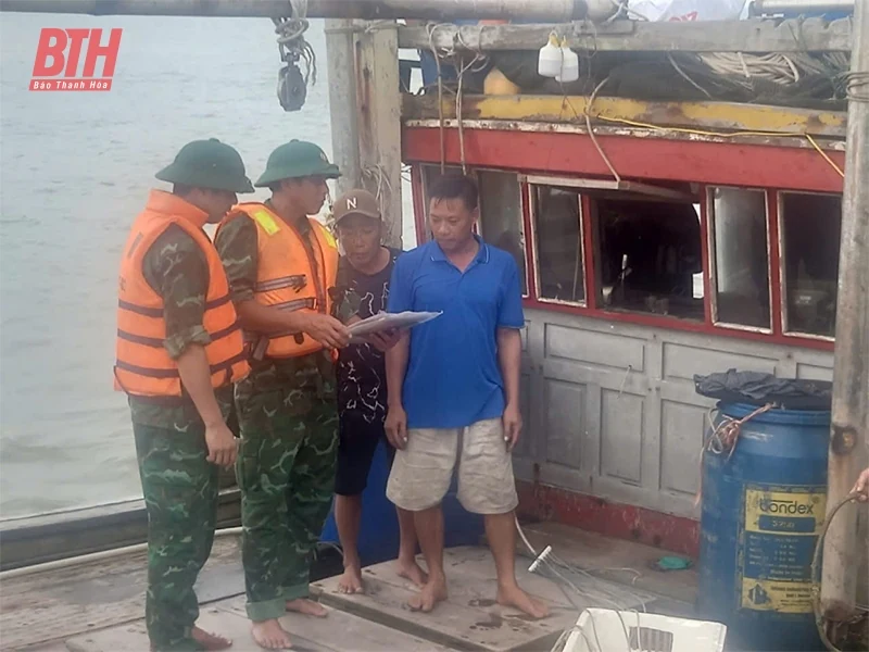 Những người lính biên phòng nơi chân sóng