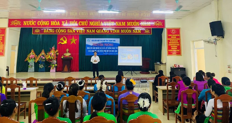 Tập huấn, truyền thông về ứng xử văn minh du lịch, kỹ năng giao tiếp