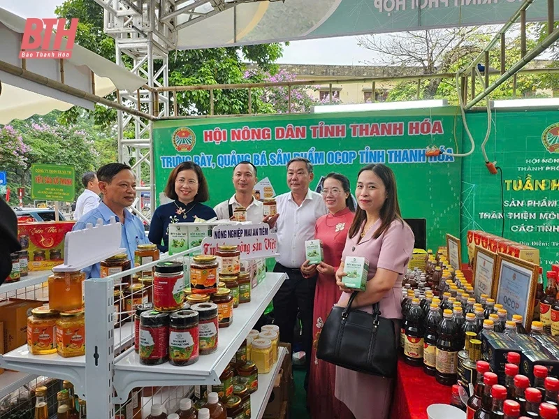 Nông dân ứng dụng chuyển đổi số trong sản xuất