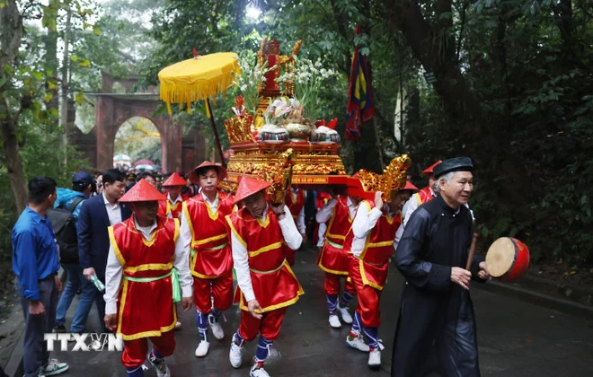 Chủ tịch nước Lương Cường dâng hương Giỗ Tổ Hùng Vương