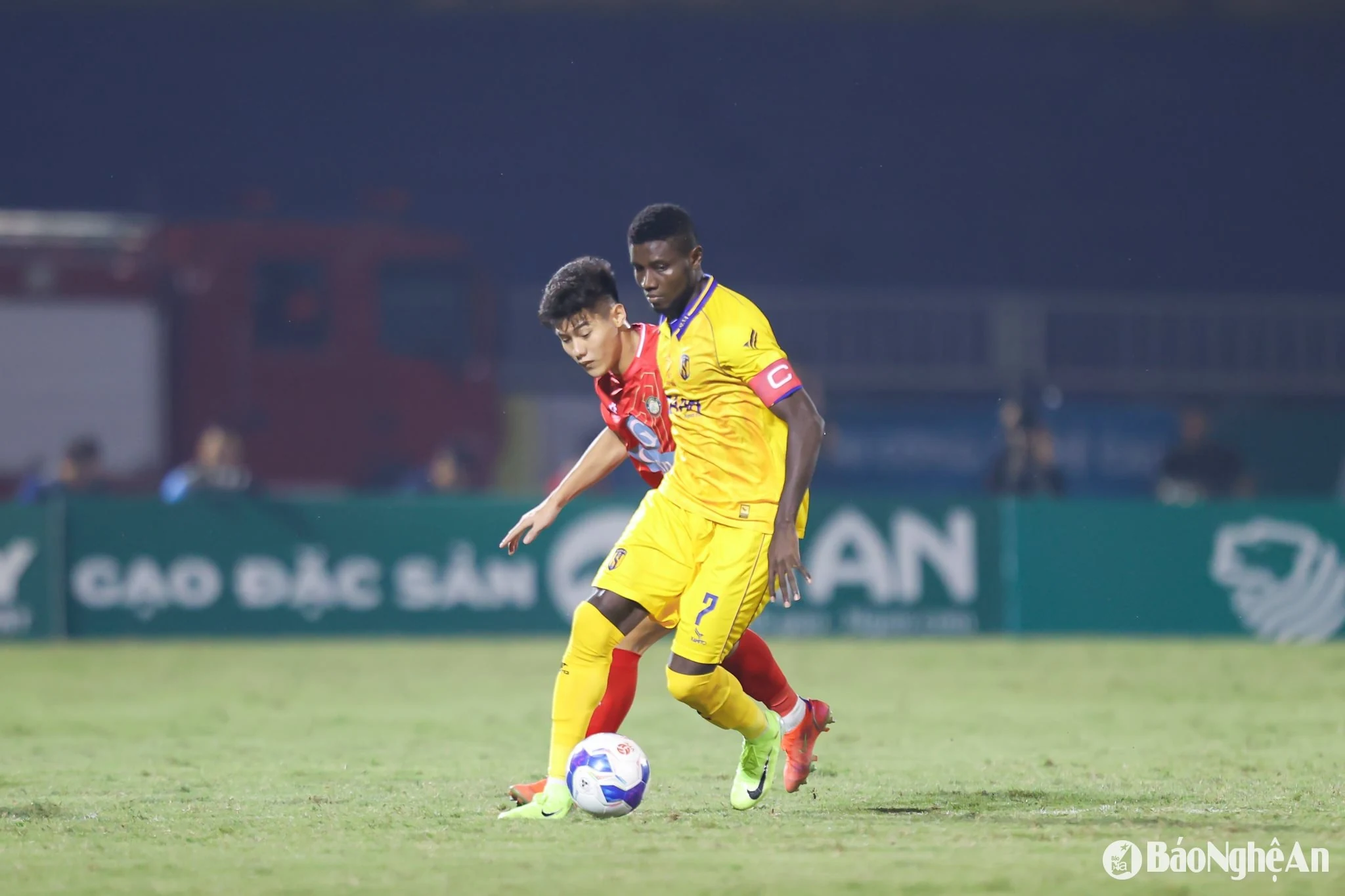 Đông Á Thanh Hóa - Sông Lam Nghệ An: Tìm chiến thắng để thắp hy vọng