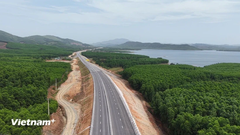 Hôm nay (19/4), thông xe 4 dự án đường bộ cao tốc, hợp long cầu Rạch Miễu 2