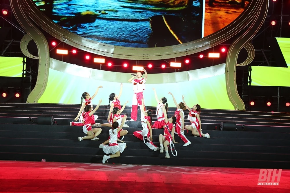 Tỏa sáng bầu trời phố biển Sầm Sơn