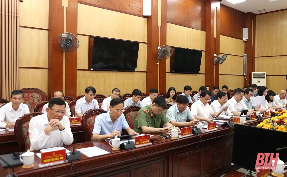 Thảo luận và quyết định các nhiệm vụ trọng tâm phát triển kinh tế - xã hội tháng 5/2025