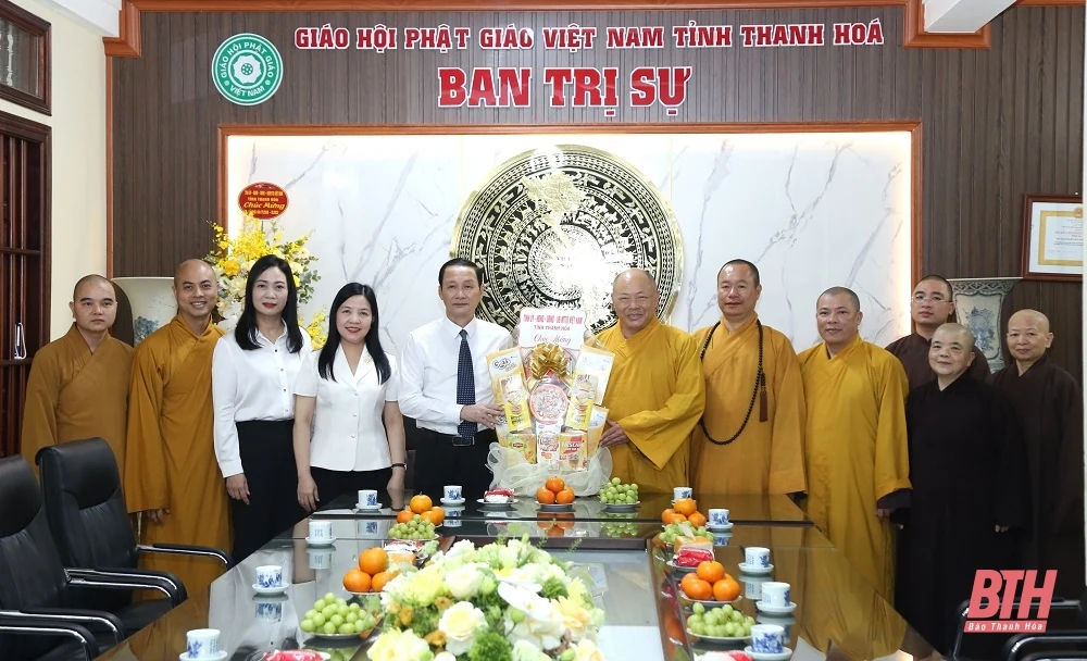 Chủ tịch UBND tỉnh Đỗ Minh Tuấn thăm, chúc mừng Ban Trị sự GHPG tỉnh Thanh Hóa và các chức sắc, tăng, ni, phật tử nhân lễ Phật đản