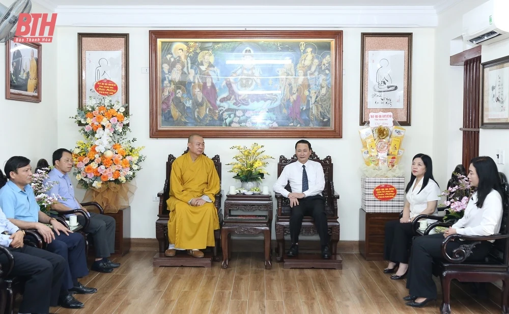 Chủ tịch UBND tỉnh Đỗ Minh Tuấn thăm, chúc mừng Ban Trị sự GHPG tỉnh Thanh Hóa và các chức sắc, tăng, ni, phật tử nhân lễ Phật đản