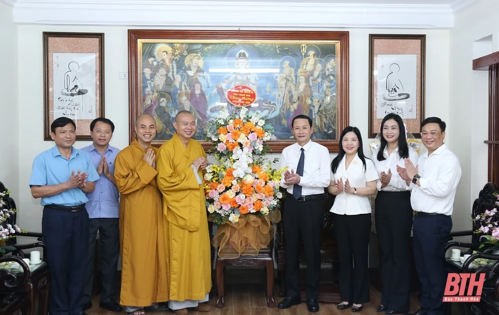 Chủ tịch UBND tỉnh Đỗ Minh Tuấn thăm, chúc mừng Ban Trị sự GHPG tỉnh Thanh Hóa và các chức sắc, tăng, ni, phật tử nhân lễ Phật đản