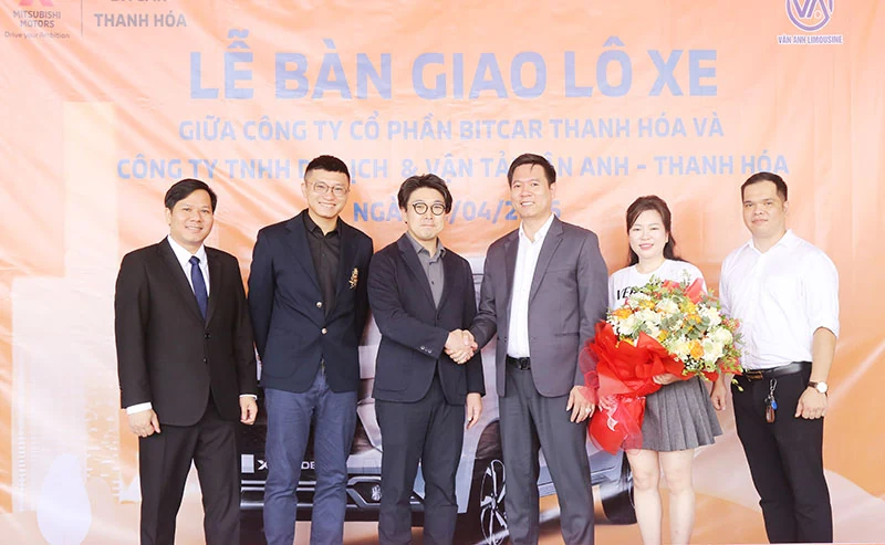 Mitsubishi Bitcar Thanh Hóa bàn giao lô 40 xe cho Công ty TNHH Du lịch và Vận tải Vân Anh