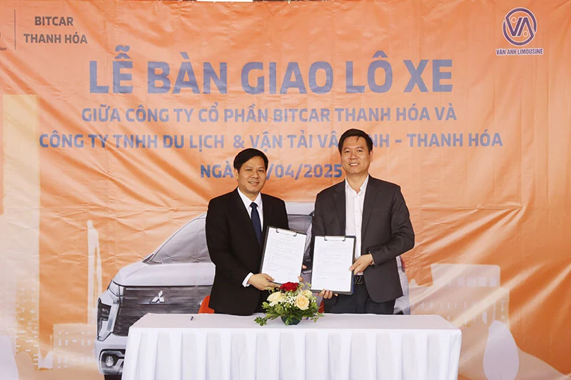 Mitsubishi Bitcar Thanh Hóa bàn giao lô 40 xe cho Công ty TNHH Du lịch và Vận tải Vân Anh