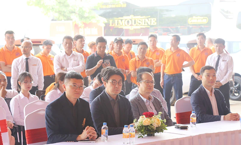 Mitsubishi Bitcar Thanh Hóa bàn giao lô 40 xe cho Công ty TNHH Du lịch và Vận tải Vân Anh