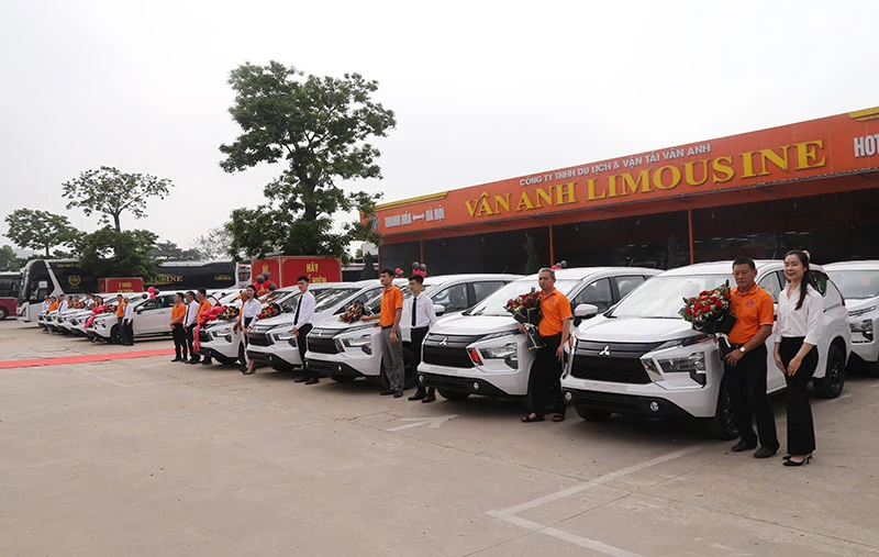 Mitsubishi Bitcar Thanh Hóa bàn giao lô 40 xe cho Công ty TNHH Du lịch và Vận tải Vân Anh