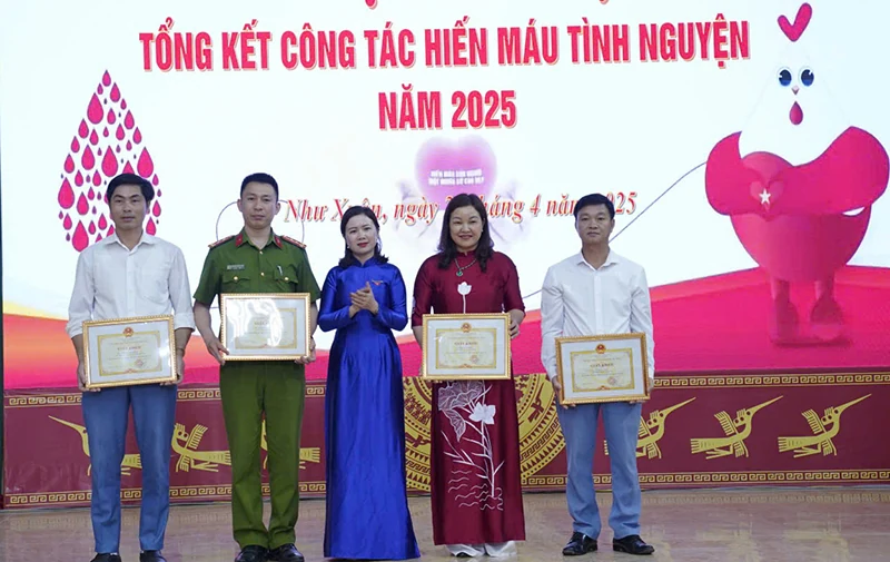 Cô giáo Nguyễn Thị Thắm - Tấm gương sáng trong phong trào hiến máu tình nguyện