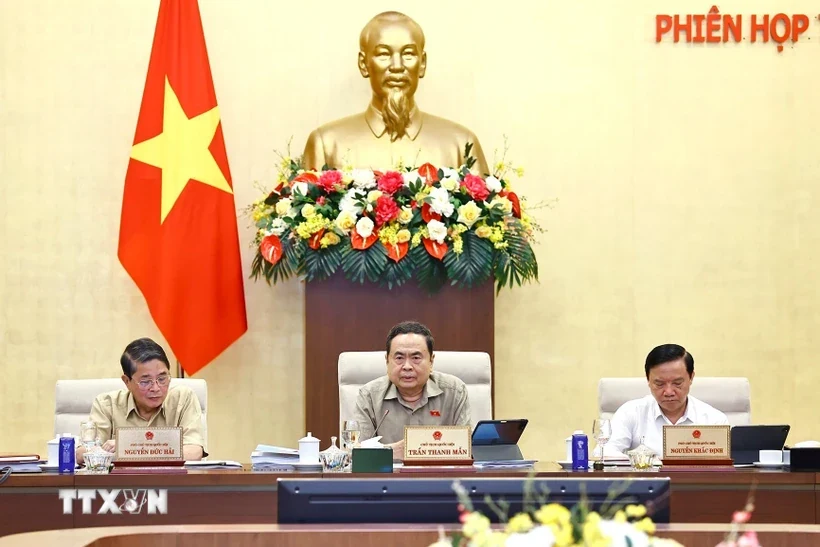 Quyết liệt chống lãng phí, nắm bắt cơ hội phát triển kinh tế - xã hội