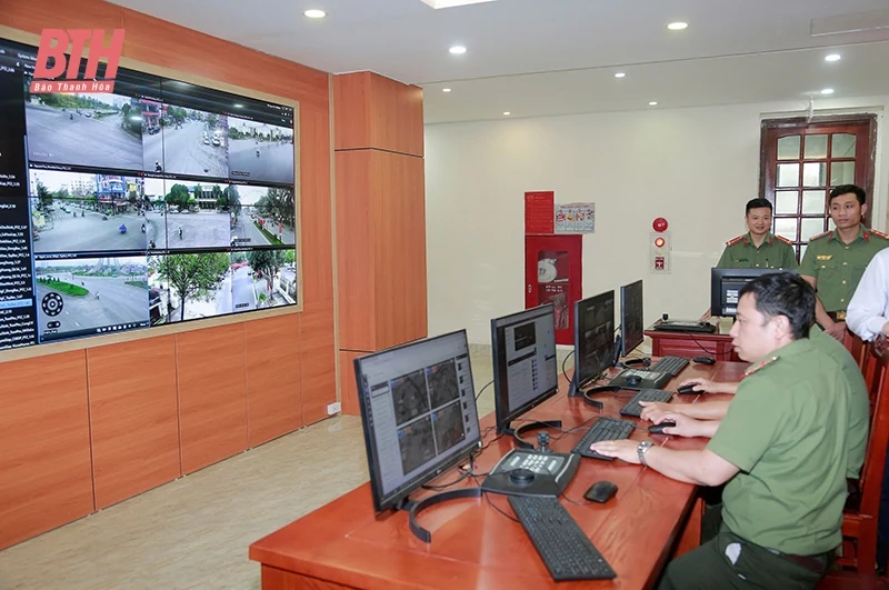 Thực hiện truyền dữ liệu từ thiết bị giám sát hành trình trong kinh doanh vận tải