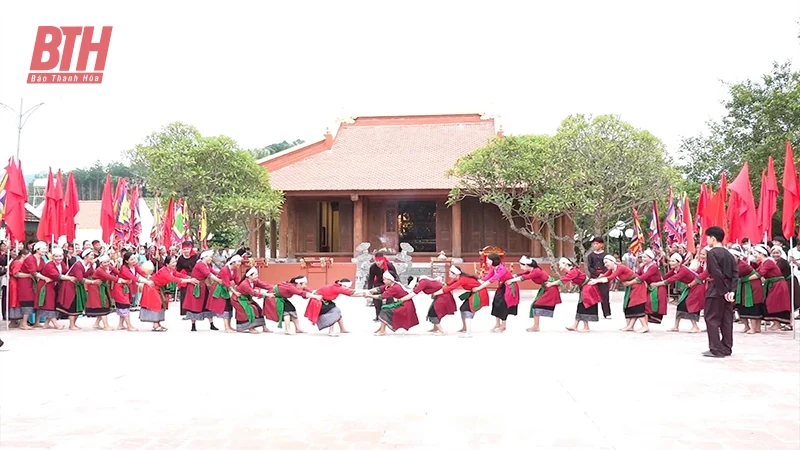 Trang phục truyền thống của đồng bào dân tộc Thổ ở Như Xuân