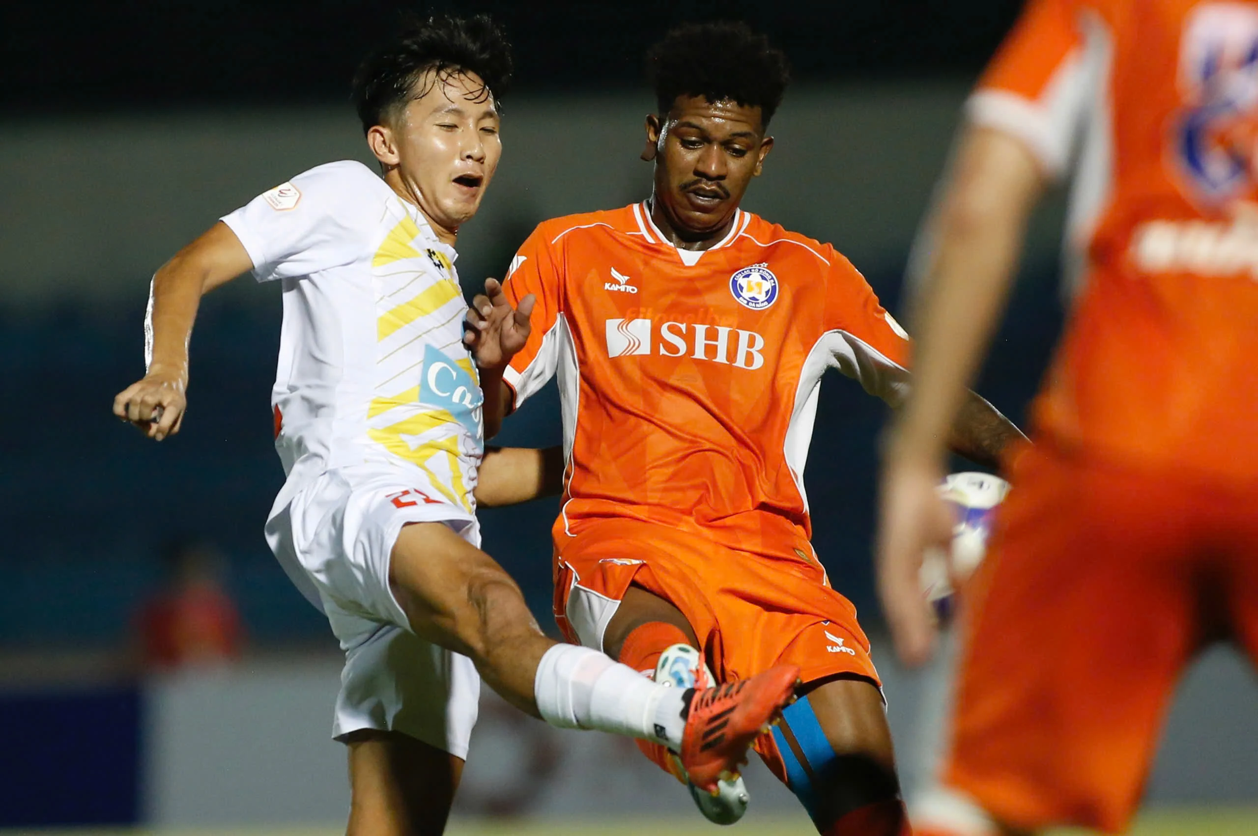 Đông Á Thanh Hóa trắng tay sau trận cầu tẻ nhạt trên sân Tam Kỳ