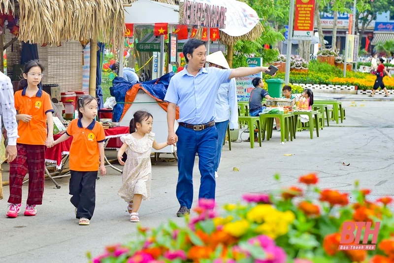 Người dân háo hức tham gia “Tuần văn hóa Thành phố Thanh Hóa – Thành phố Hội An” năm 2025