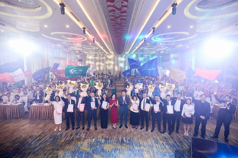 Sự kiện kick off tổ hợp The Pathway: Hàng trăm “chiến binh kinh doanh” chờ đẩy sóng đầu tư căn hộ biển Sầm Sơn