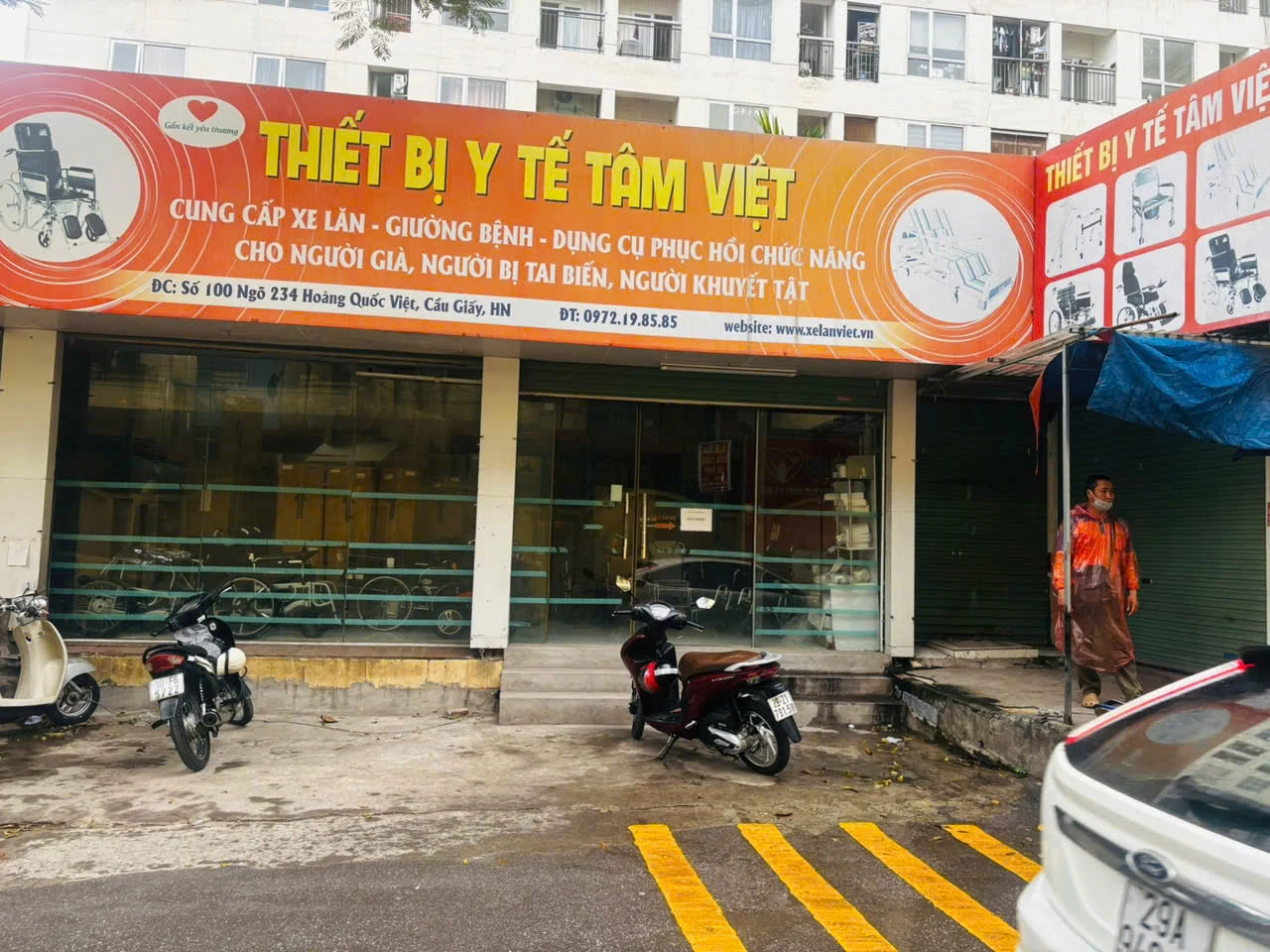 Xe lăn điện – Phương tiện di chuyển của người già, người yếu chân